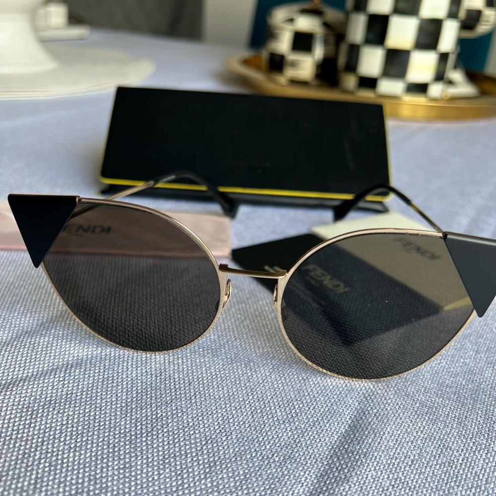 Authentic Fendi Women's Arrow Accent Sunglasses, Gold Black/Black,
